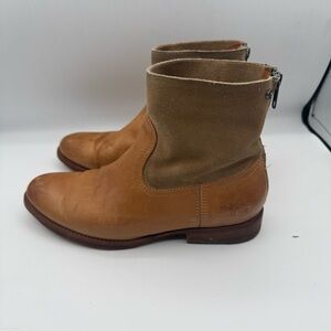 Frye Jamie Zip up Bootie ankle boots in brown tan leather and suede size 7.5